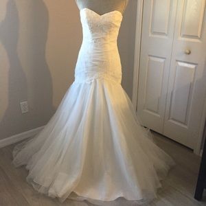SOLD - Trumpet Wedding Ivory Dress OP1267 Size 4